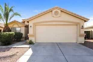 13273 W Mauna Loa Ln in Surprise, AZ - Building Photo