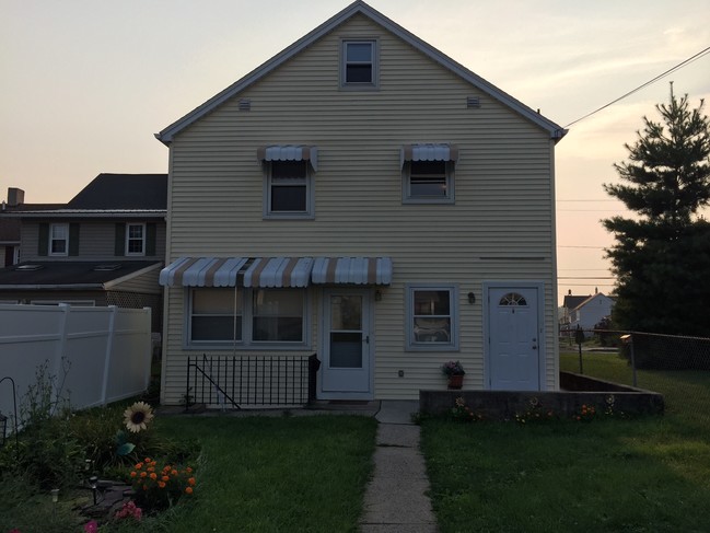 870 3rd St, Unit 2
