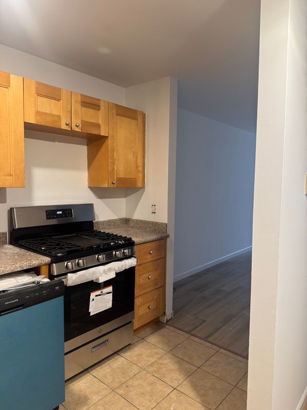 15 Greenwich Ave in Stamford, CT - Building Photo - Building Photo