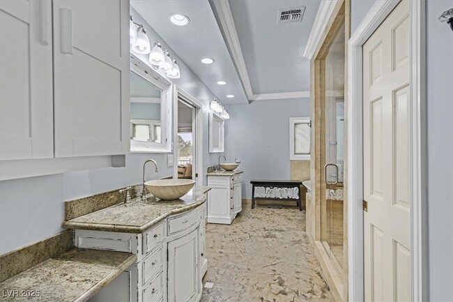 property at 2440 High Vista Cir