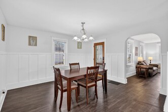 430 N Linden St in Marshall, MI - Foto de edificio - Building Photo