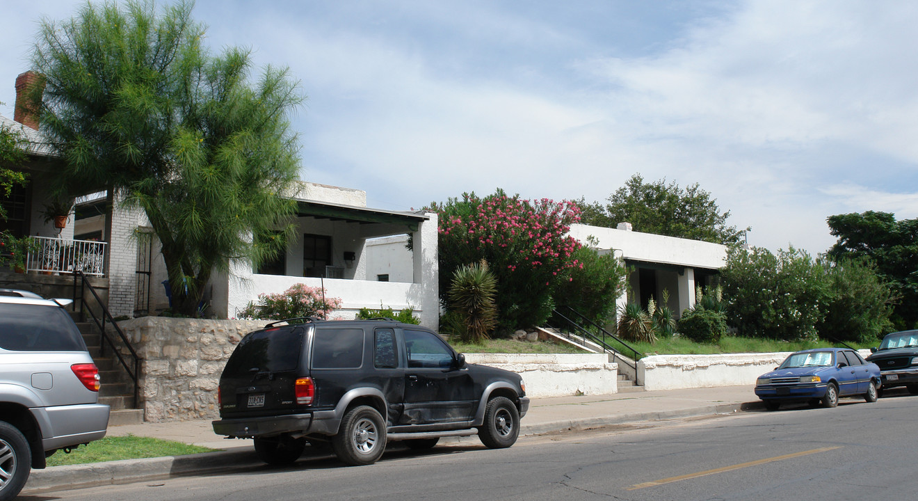 1427 Wyoming Ave in El Paso, TX - Building Photo