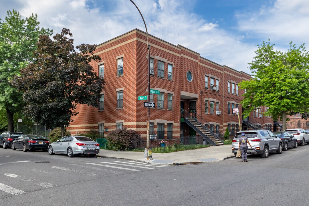 37 Erasmus St in Brooklyn, NY - Building Photo