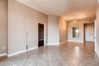 67 E Agate Ave in Las Vegas, NV - Foto de edificio - Building Photo