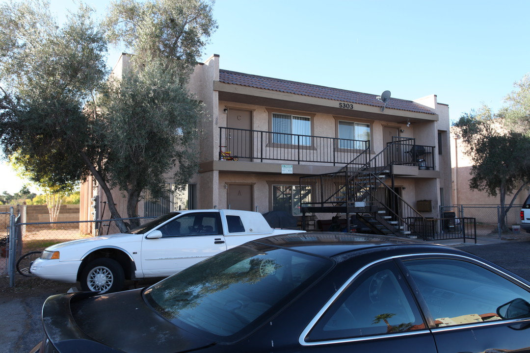 Sierra Baja in Las Vegas, NV - Foto de edificio
