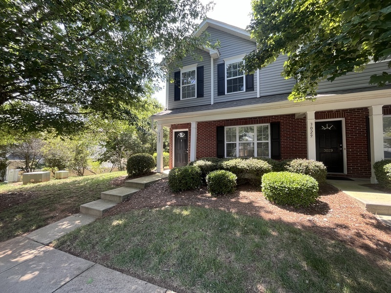 3027 Summerfield Ridge Ln in Matthews, NC - Building Photo