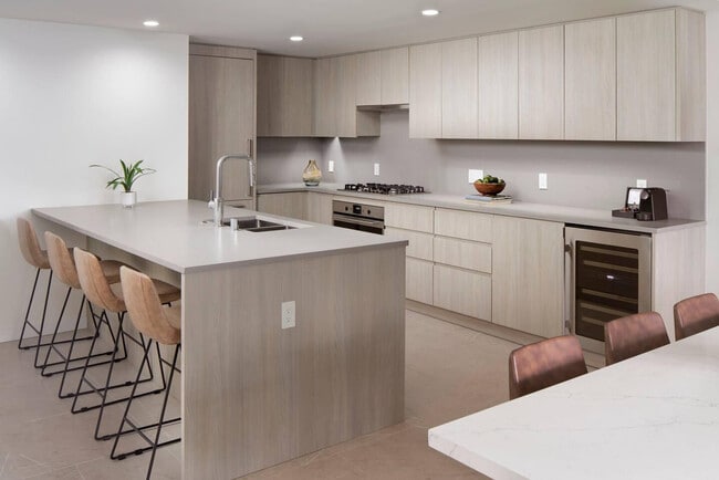 111 Boren Ave N in Seattle, WA - Building Photo - Building Photo