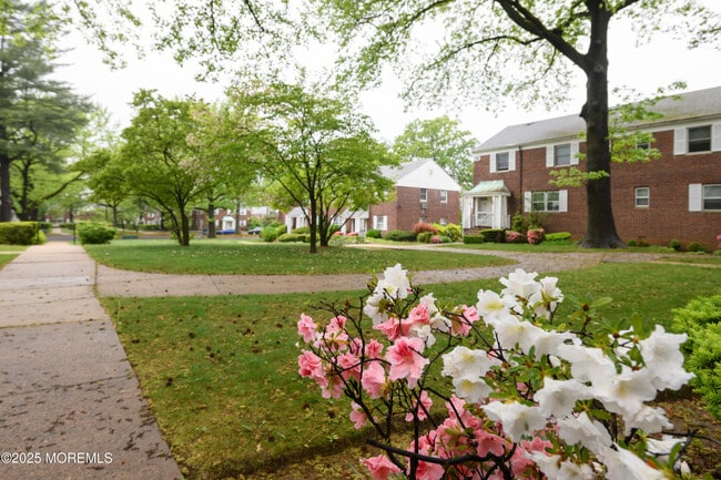 property at 66 Manor Dr