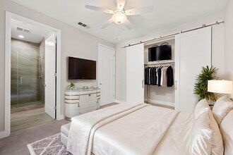4377 Paxton Pl in Calabasas, CA - Building Photo - Building Photo