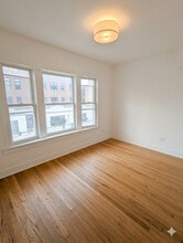 1945 W Augusta Blvd in Chicago, IL - Building Photo - Building Photo