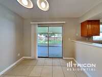 1212 Citrus Hill Ct in Seffner, FL - Foto de edificio - Building Photo