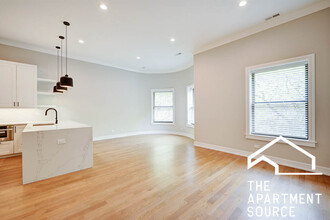 2240 N Kenmore Ave, Unit 2N in Chicago, IL - Building Photo - Building Photo