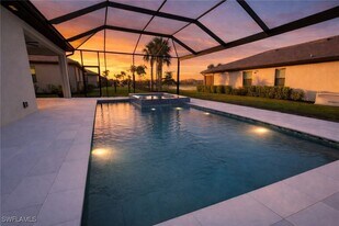 18546 Ives Dr in Estero, FL - Building Photo