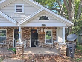 122 Irwin St in Cedartown, GA - Building Photo