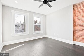 263 S Robinson St in Baltimore, MD - Foto de edificio - Building Photo