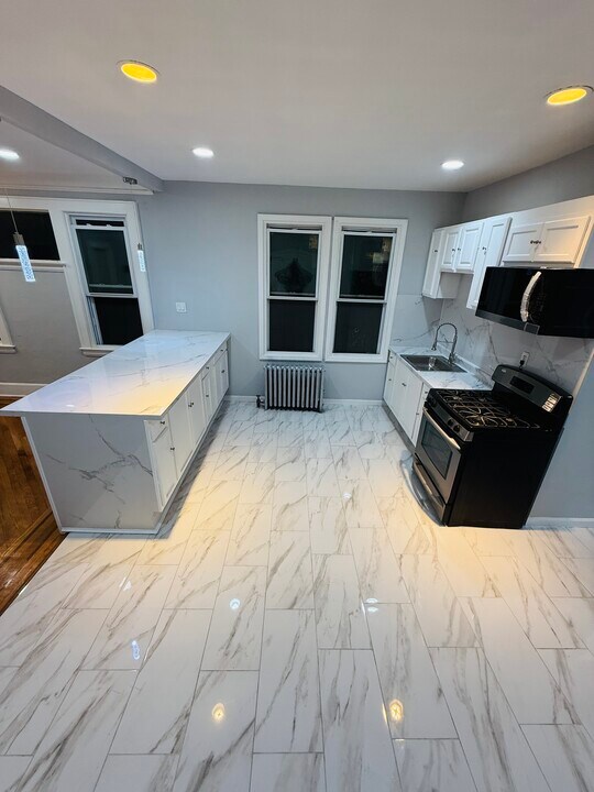 15 Finlay Pl, Unit 2l in Newark, NJ - Building Photo