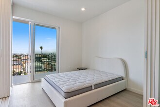 1124 Normandie Ave in Los Angeles, CA - Building Photo - Building Photo