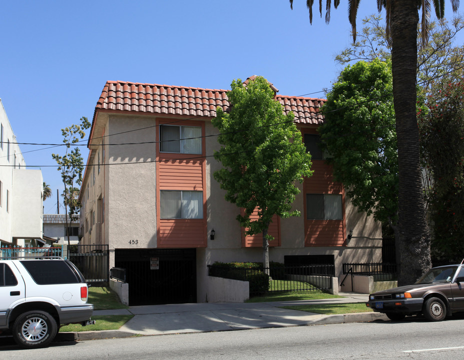 453 W 7th St in Long Beach, CA - Building Photo