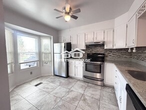 2861 Schoolhouse Cir, Unit 502 in Silver Spring, MD - Building Photo - Building Photo