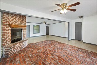 414 Crestwood St in Lake Charles, LA - Building Photo - Building Photo