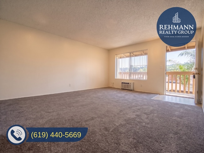 1010 S Magnolia Ave in El Cajon, CA - Foto de edificio - Building Photo