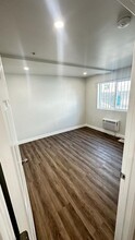 8616 Willis Ave in Los Angeles, CA - Building Photo - Building Photo