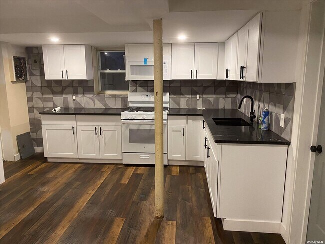 109 Atlantic Ave in Long Beach, NY - Building Photo - Building Photo