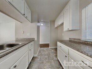 607 Placer Ln in Suisun City, CA - Foto de edificio - Building Photo