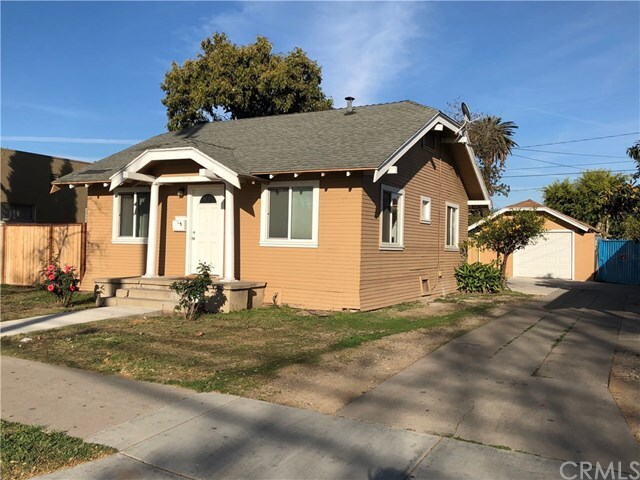 715 S Flower St in Santa Ana, CA - Building Photo - Building Photo