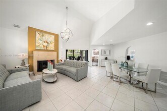 9420 NW 18th Pl in Plantation, FL - Building Photo - Building Photo