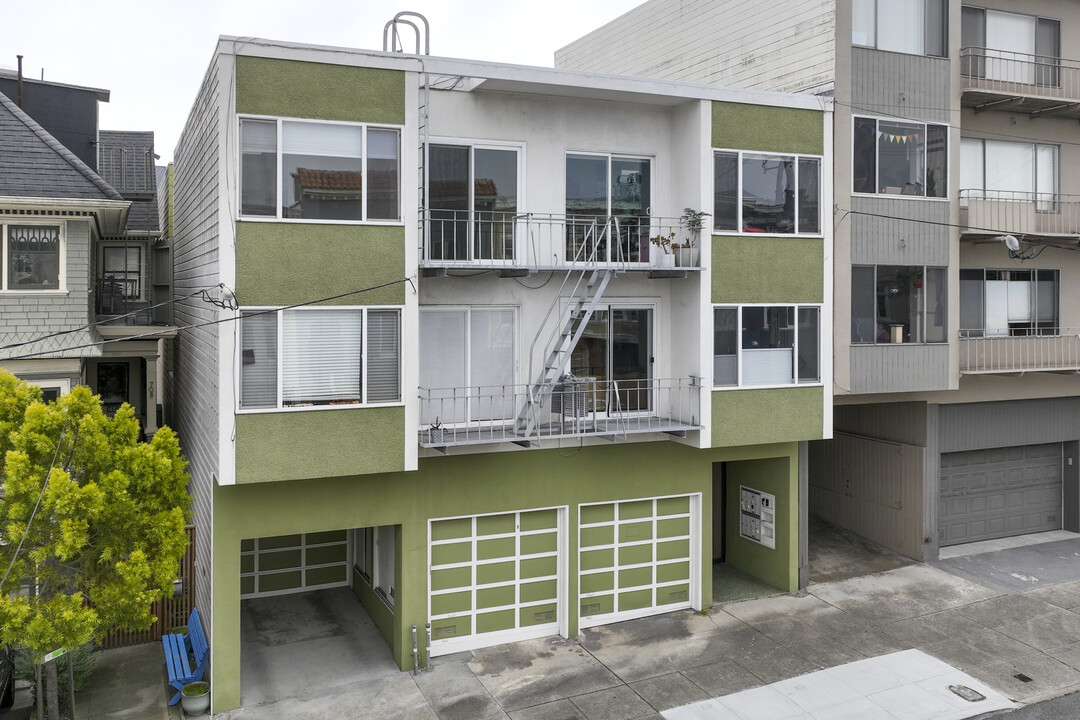 716 2nd Ave in San Francisco, CA - Building Photo