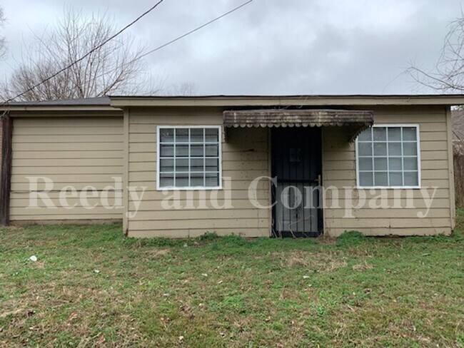 1917 Cloverdale Dr in Memphis, TN - Building Photo - Building Photo