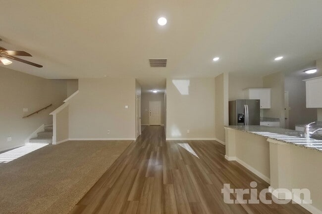 2528 Granite Pass in Glenn Heights, TX - Foto de edificio - Building Photo