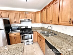 7207 Willoughby Ave in Los Angeles, CA - Building Photo - Building Photo