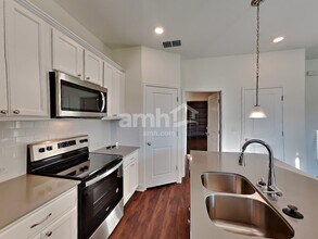 22500 Bellini Cir in Land O Lakes, FL - Building Photo - Building Photo