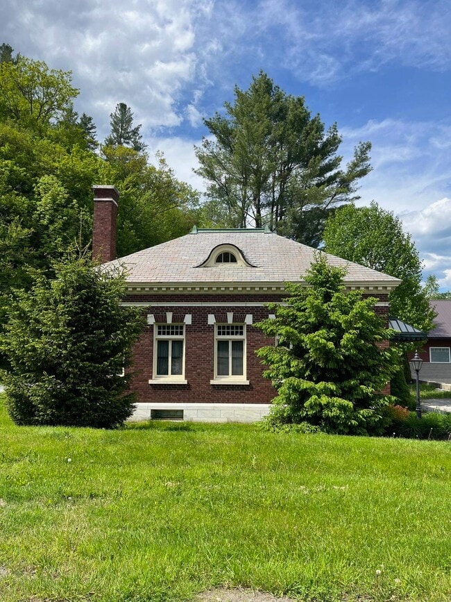 1 Parker Ave in Ludlow, VT - Building Photo - Building Photo