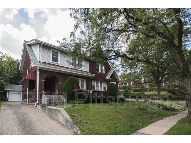 105 N Meadowcroft Ave in Pittsburgh, PA - Building Photo - Building Photo