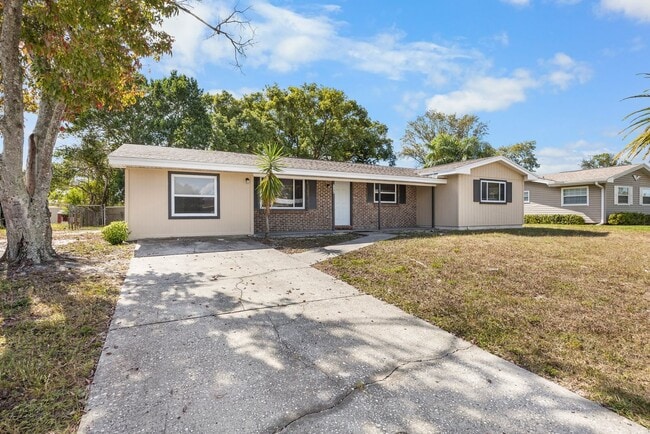 9340 Chase St in Spring Hill, FL - Building Photo - Building Photo