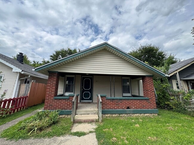 property at 1630 Iowa St