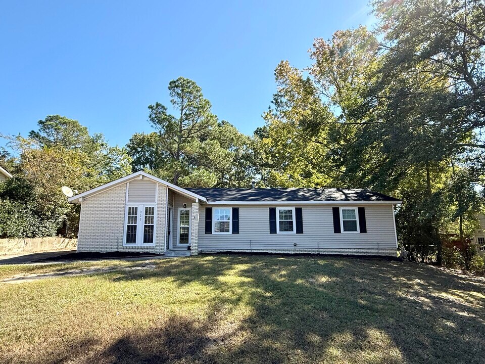 223 Westmont Dr in Martinez, GA - Building Photo