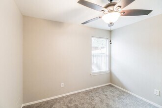 24227 Silver Maple Dr in Huffman, TX - Building Photo - Building Photo