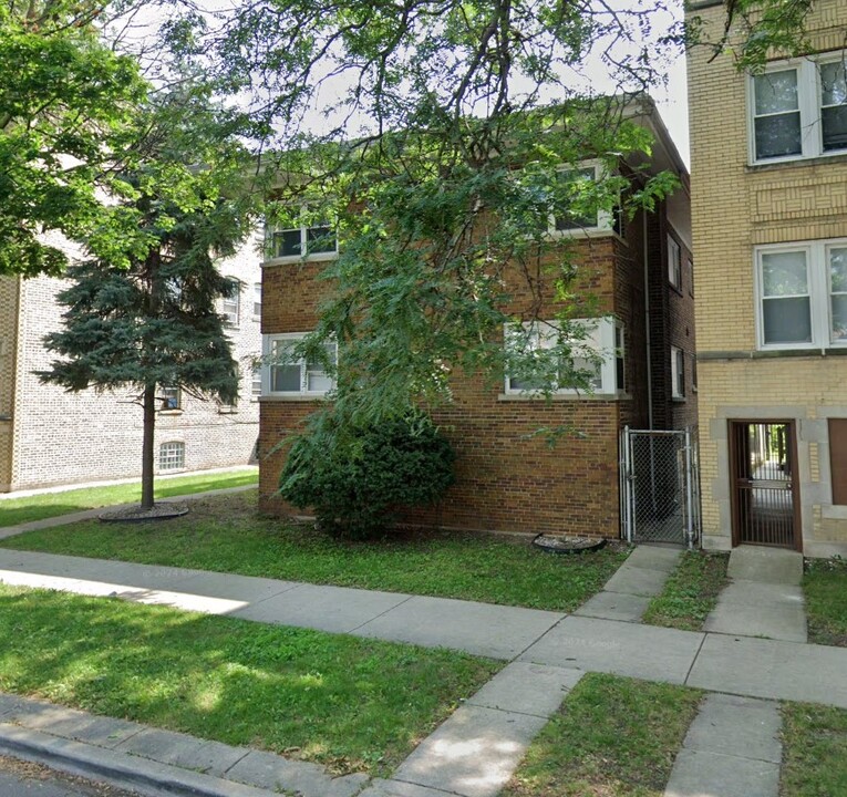 8311 S Drexel Ave in Chicago, IL - Building Photo