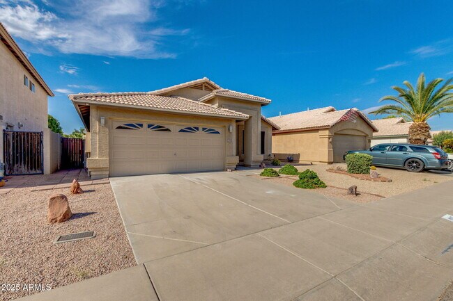 134 W Helena Dr in Phoenix, AZ - Building Photo - Building Photo