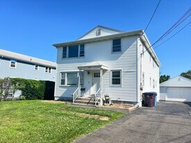 138 Carroll St in New Britain, CT - Building Photo