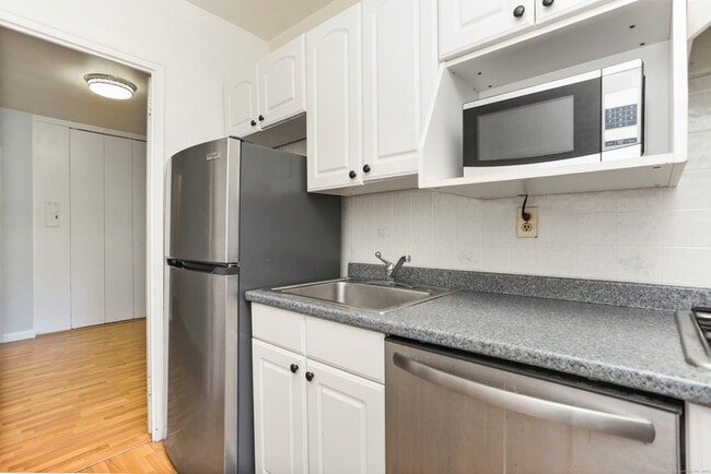 444 Bedford St in Stamford, CT - Foto de edificio - Building Photo