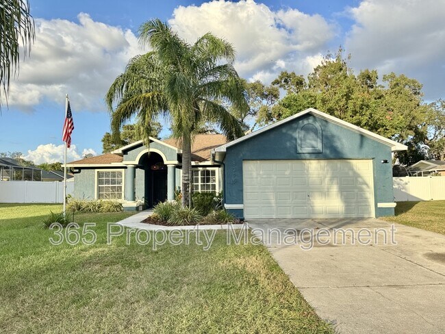 8315 Berkeley Manor Blvd in Spring Hill, FL - Building Photo - Building Photo