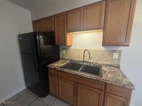 5248 Pebble Beach Blvd in Las Vegas, NV - Building Photo - Building Photo