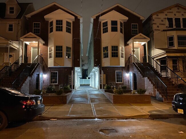 133 Arlington Ave, Unit 3 in Jersey City, NJ - Foto de edificio - Building Photo