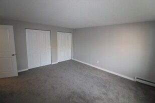 131 Sherbrooke Ave, Unit 7-3