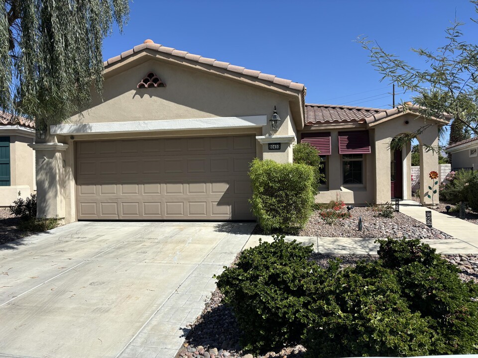 80450 Avenida Linda Vista in Indio, CA - Building Photo